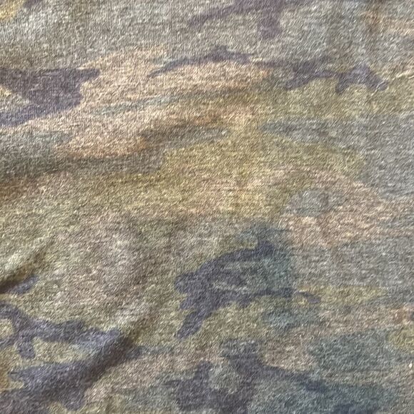 Camo tshirt - Picture 3 of 3